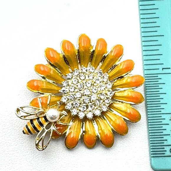 Yellow Orange Sunflower Bee Brooch Pin Gold Tone 1.5 Inch New - Picture 6 of 6